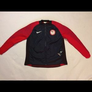 Nike Sportswear Team USA Dynamic Reveal